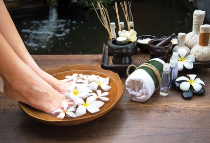 Piedi gonfi e stanchi Piedi gonfi e stanchi